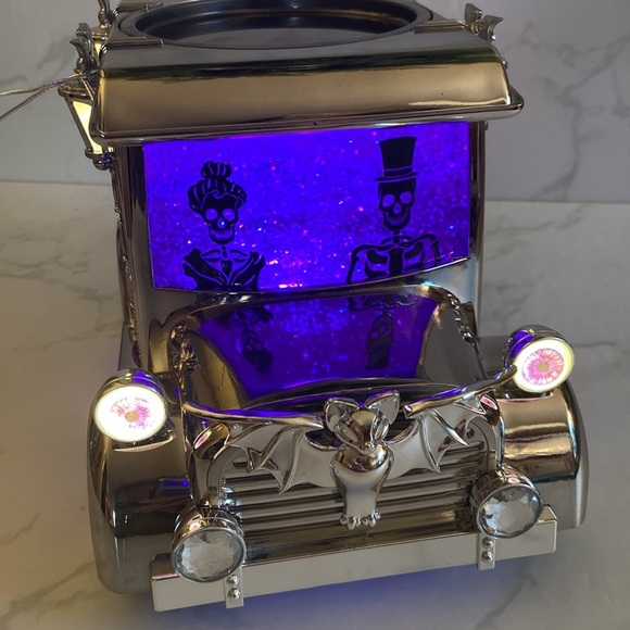 Bath & Body Works Hearse Halloween 2024 3 Wick Candle Holder Water Globe  Decor - Picture 8 of 9